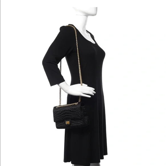 CHANEL Black Quilted Shoulder Bag with Gold Hardware - Picture 8 of 16